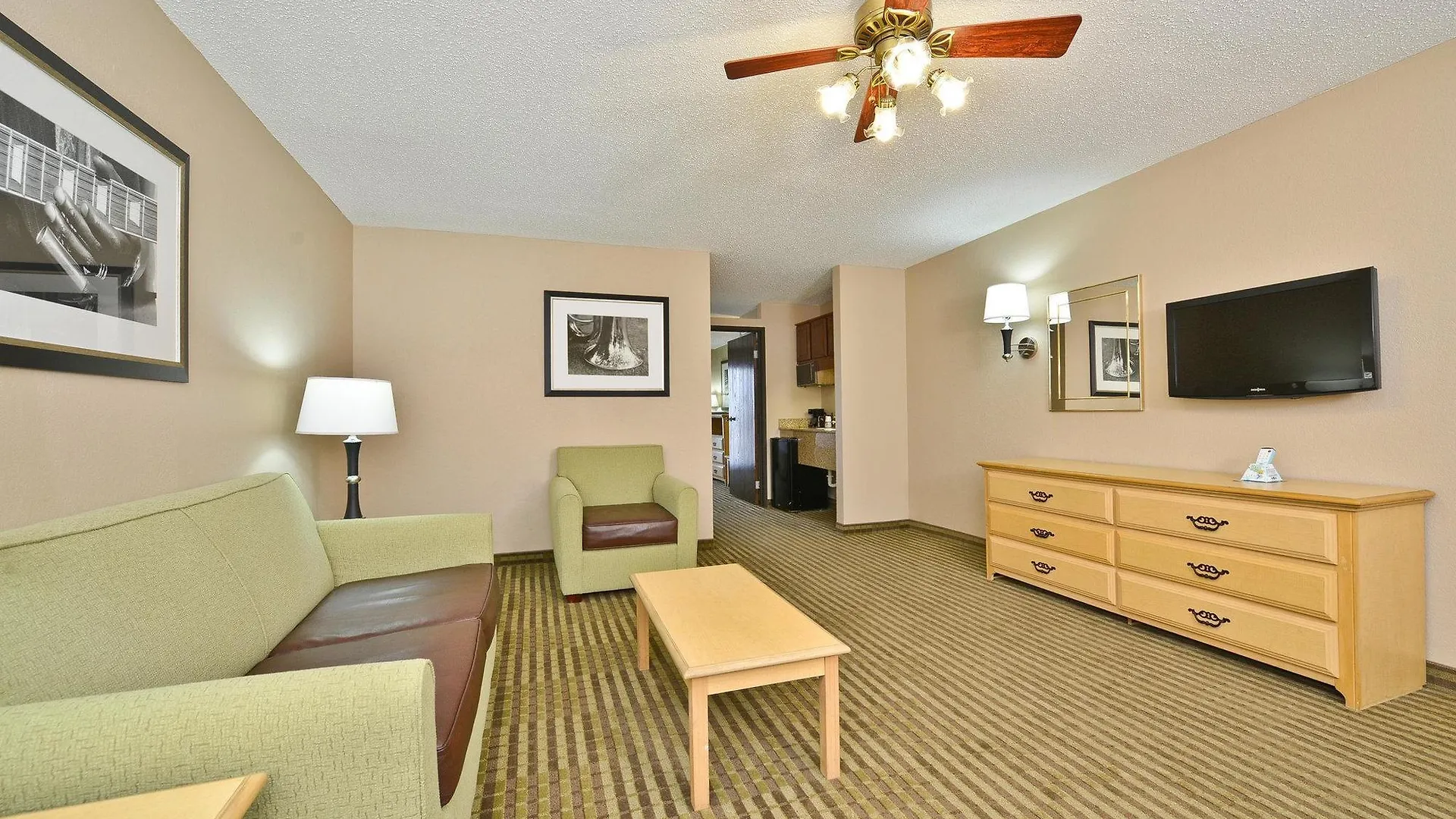 Best Western Plus Galleria Inn & Suites Memphis
