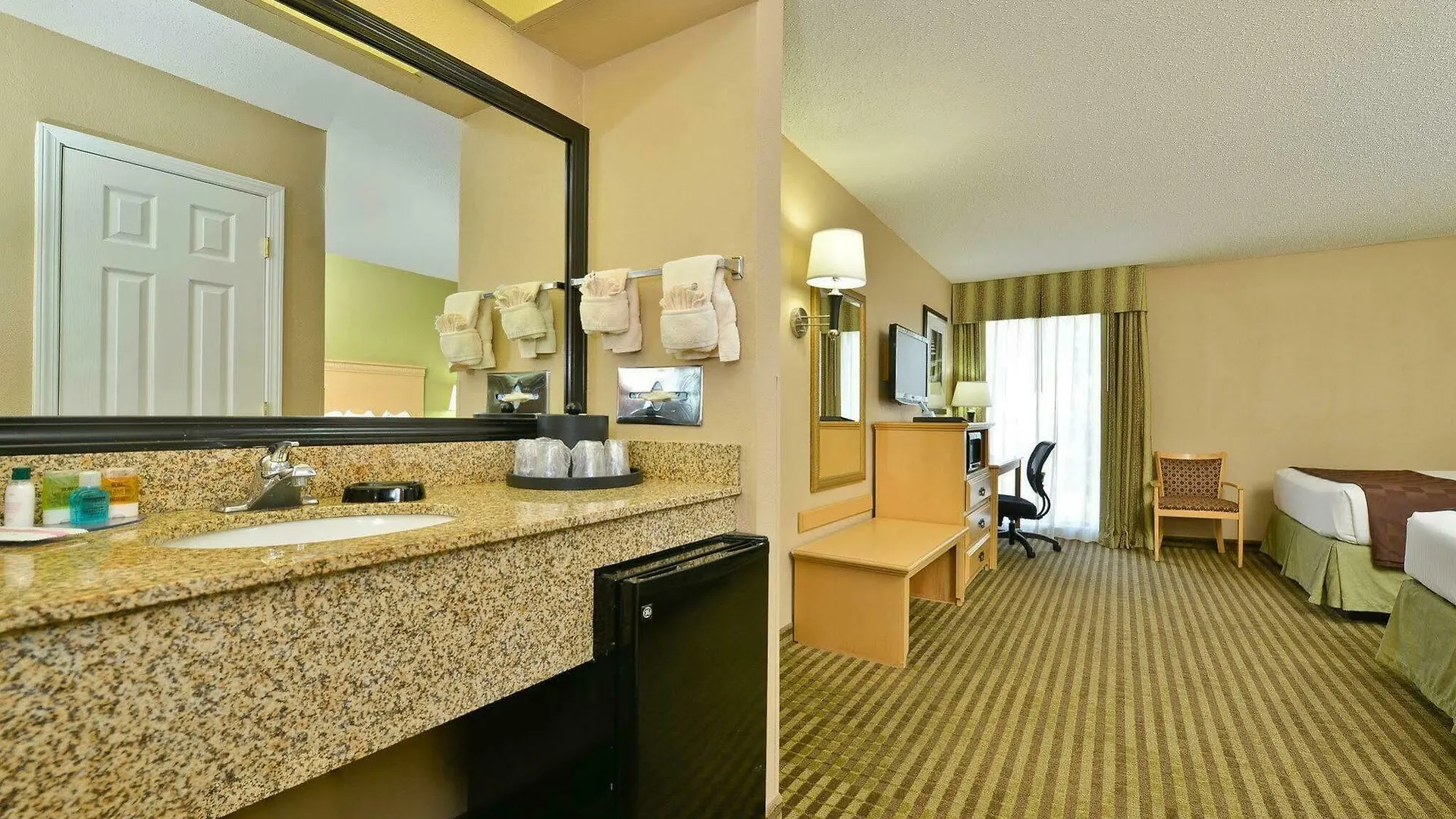 Best Western Plus Galleria Inn & Suites Memphis Hotel