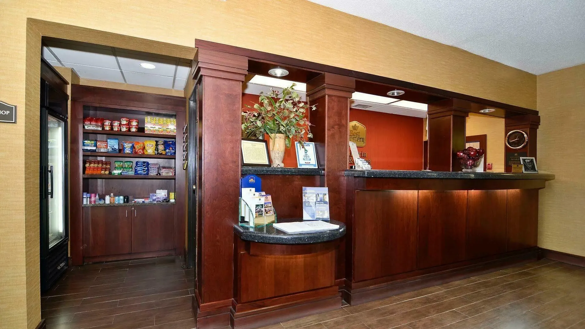 Best Western Plus Galleria Inn & Suites Memphis
