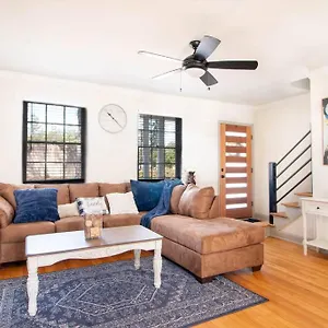 Apartment 2 Bedroom Th Near Uofm, Golf Course, Shopping, Dining, Memphis