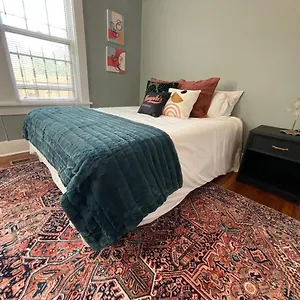 Holiday home Historic Revival 2br Midtown Fast Wifi Free Parking Yes Pets, Memphis